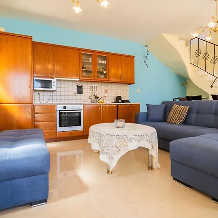 Sunnyvale Seaview Maisonette Apartmán *